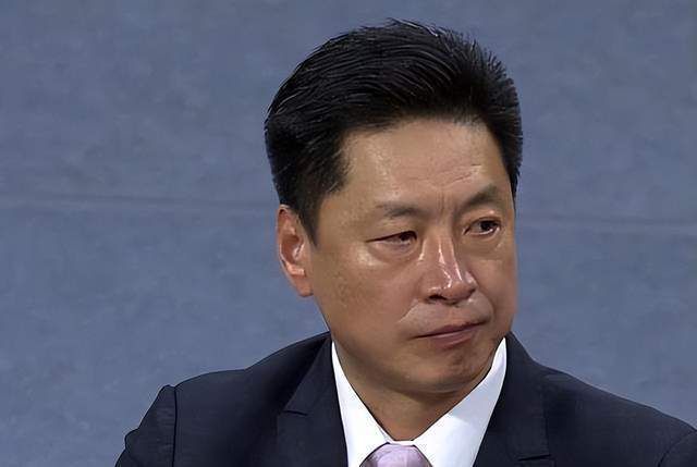 两男吃奶玩乳尖激烈