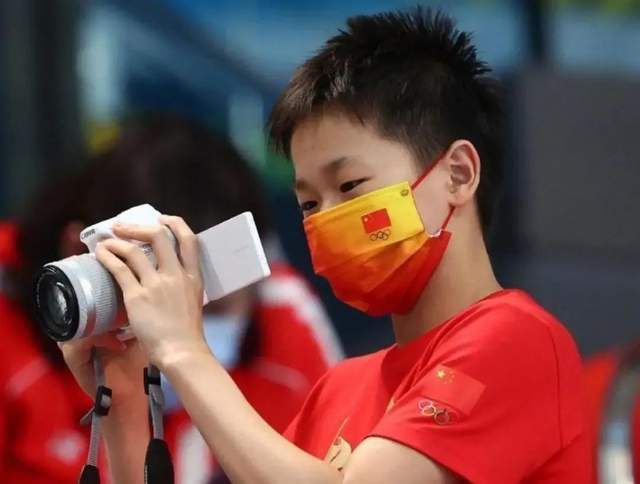 诗缘的画报拍摄现场