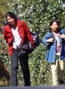 赶集的妇人